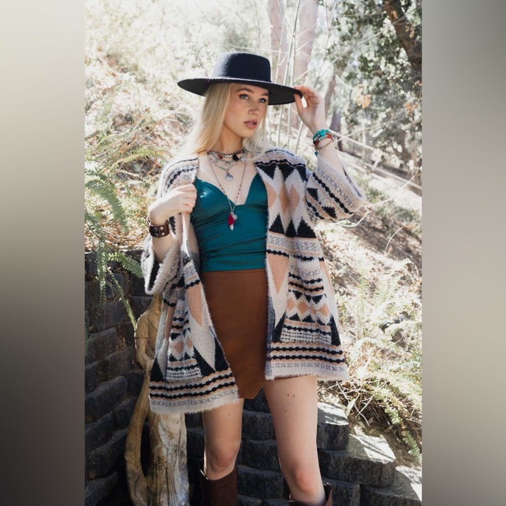 113. LAST 1! AZTEC TRIBAL PONCHO Cardigan sweater duster black tan multicolor - Picture 4 of 4